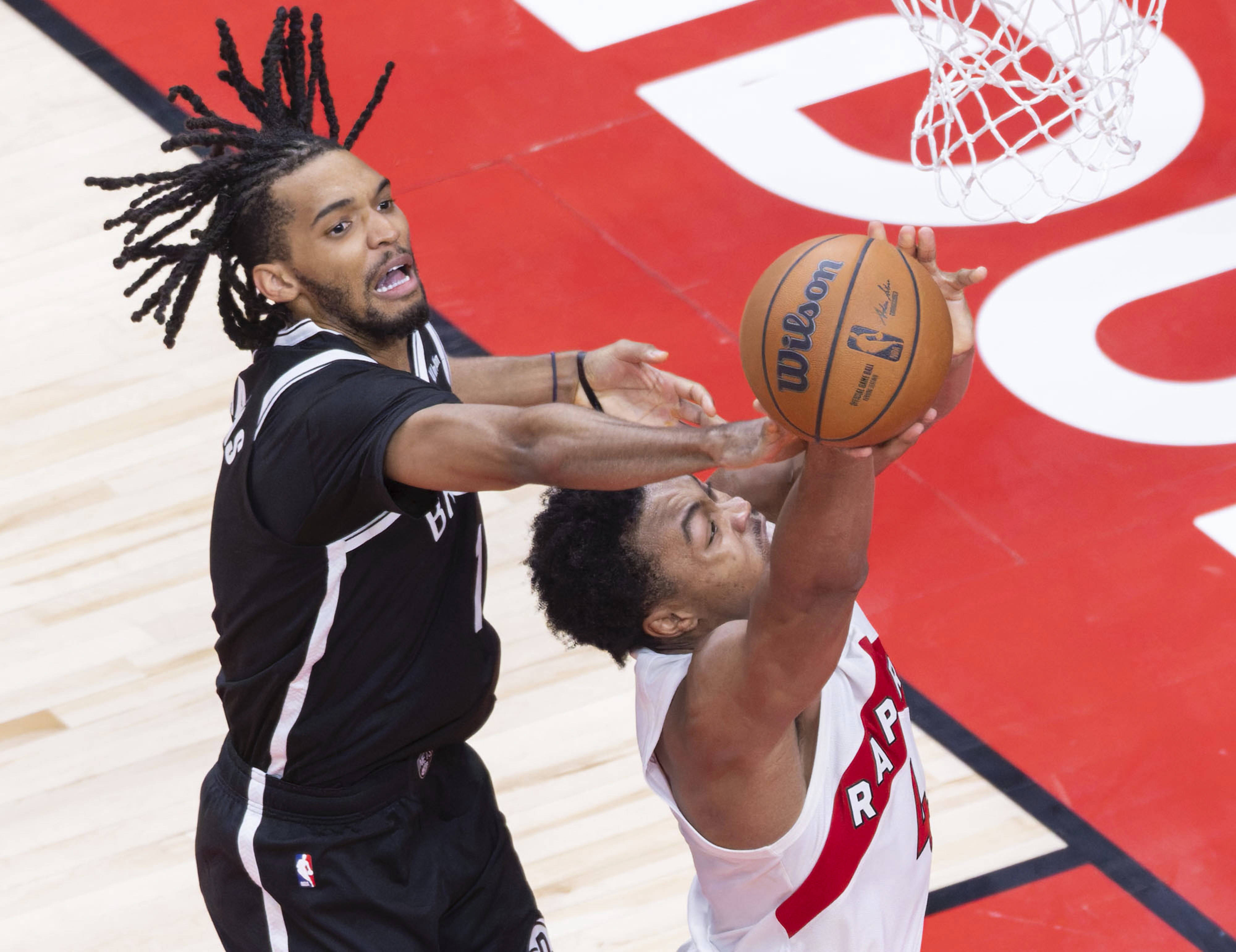 开云-赛地聚焦——NBA总决赛关键时刻热度飙升,多伦多猛龙防线松动,信心回归,训练强度明显提升