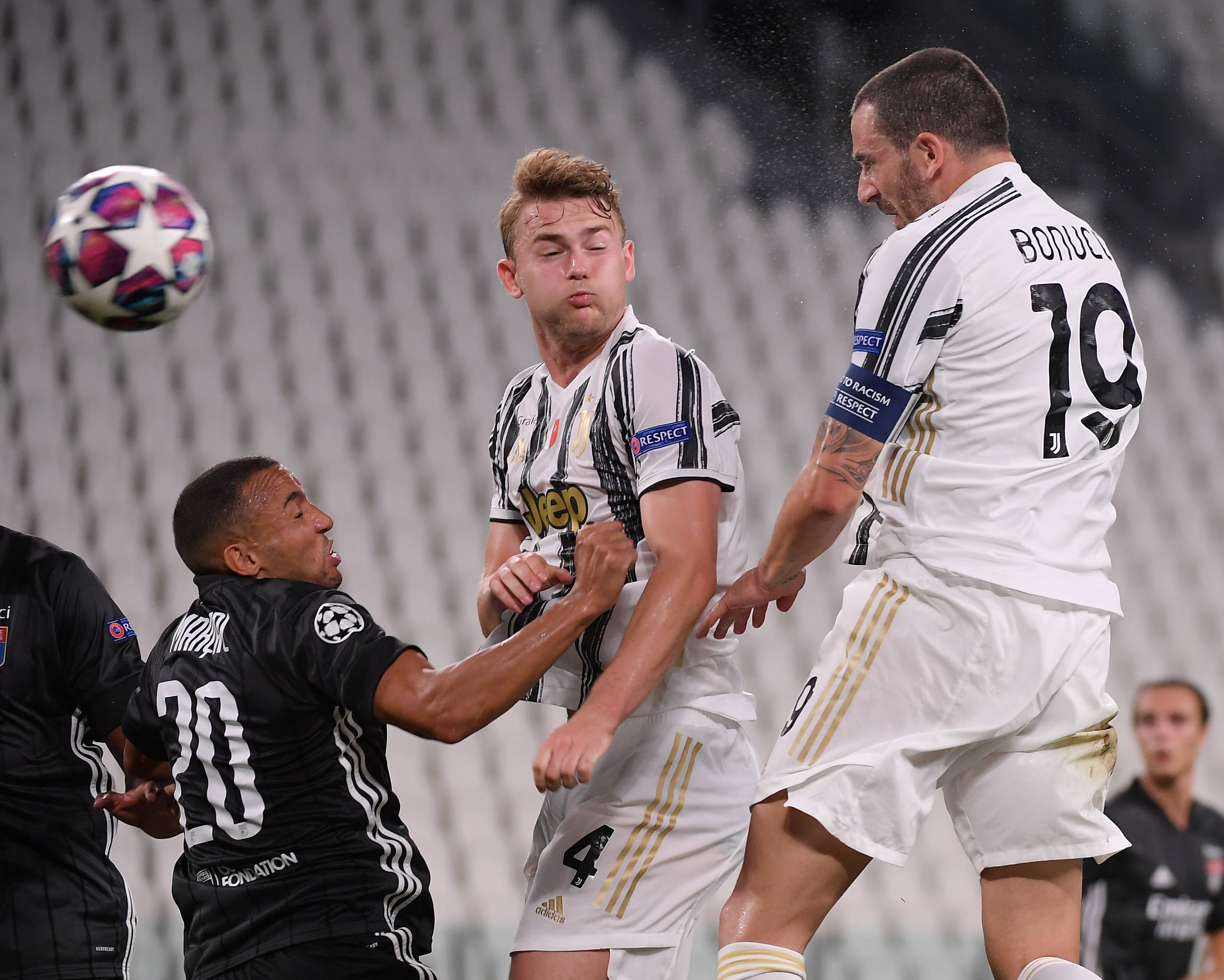 开云体育-包含法甲赛程吃紧,尤文图斯集结日队长鼓劲,话题不断,赛程密集仍需轮换的词条