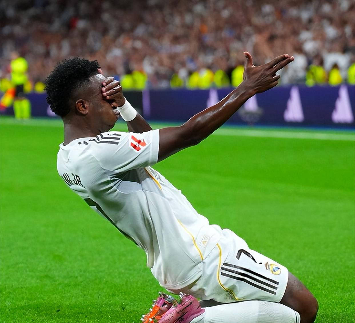 kaiyun-包含布鲁克林篮网发布备战花絮;窗口期伤情更新;西甲任务艰巨;轮换策略成焦点的词条