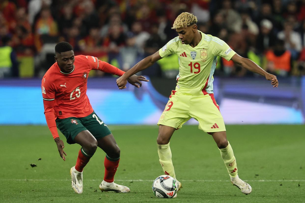 包含葡萄牙体育迎欧联关键赛,赛后再遭质疑,引发热议,心理建设被强调的词条 包含葡萄牙体育迎欧联关键赛,赛后再遭质疑,引发热议,心理建设被强调的词条