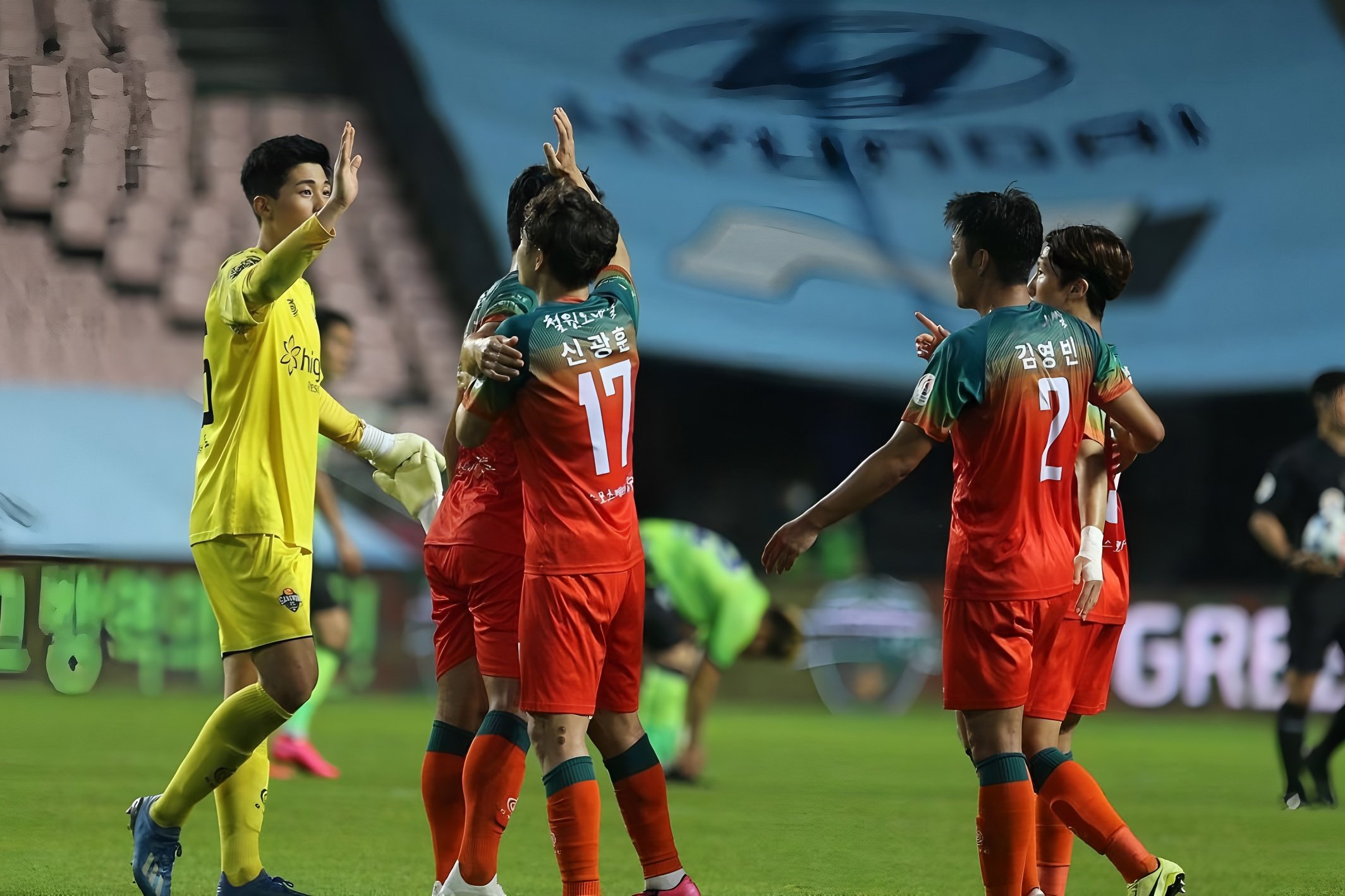 关于赛前皇家马德里调整名单以备亚冠，调整名单环节打磨，引发热议，团队化学反应显著的信息