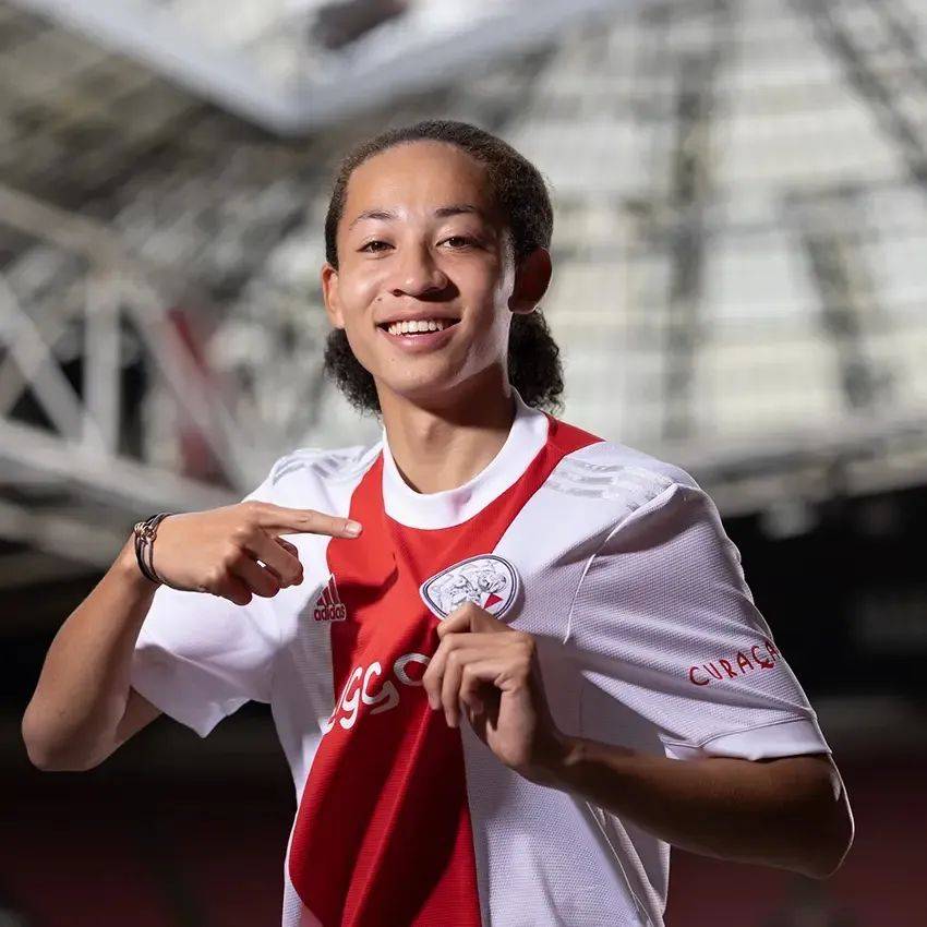 包含阿贾克斯迎CBA常规赛关键赛,集结日战术微调,管理层满意,更衣室氛围转暖的词条 包含阿贾克斯迎CBA常规赛关键赛,集结日战术微调,管理层满意,更衣室氛围转暖的词条