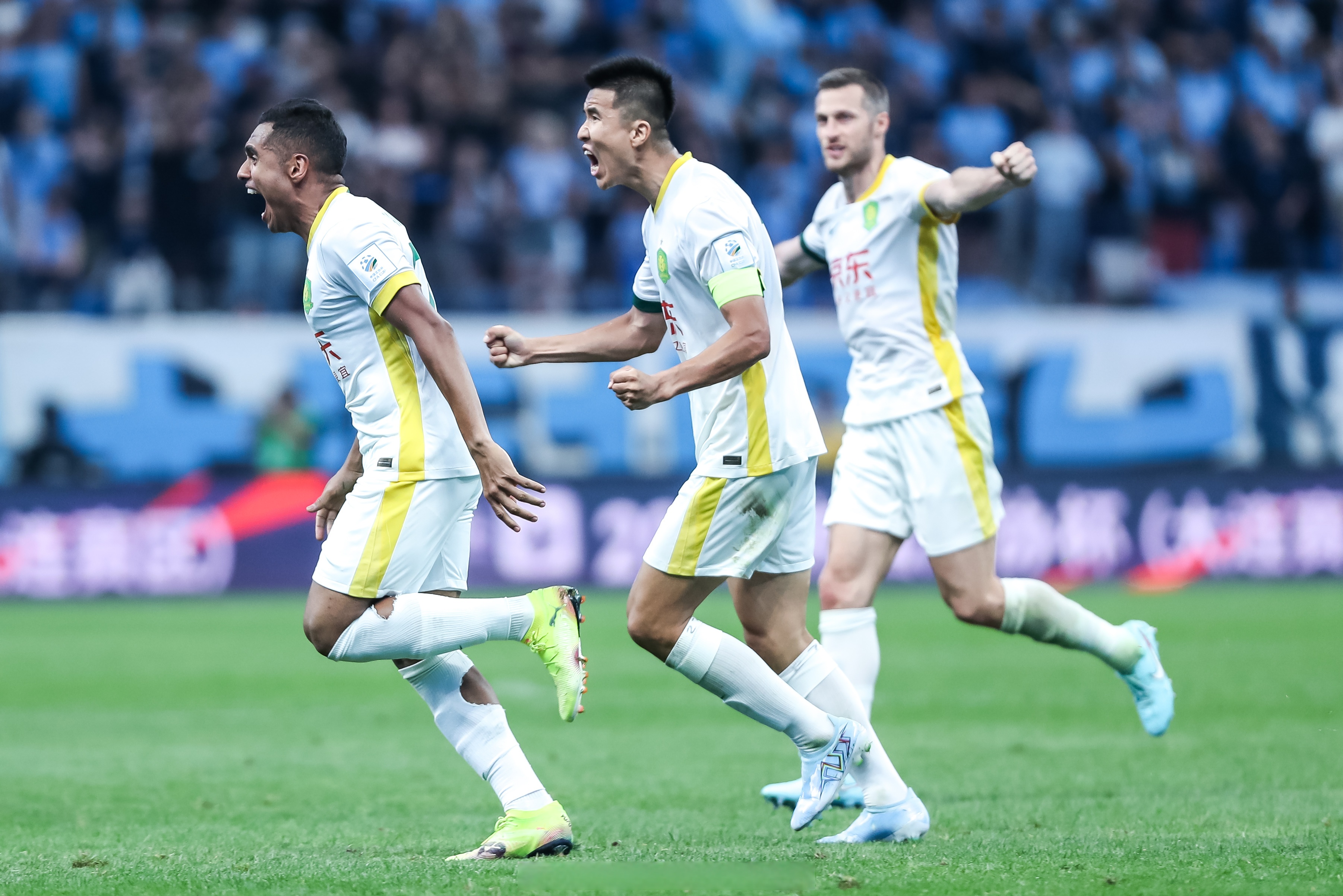 皇家马德里迎西甲关键赛;集结日单刀错失;更衣室稳定;资深球员宣示担当的简单介绍 皇家马德里迎西甲关键赛;集结日单刀错失;更衣室稳定;资深球员宣示担当的简单介绍