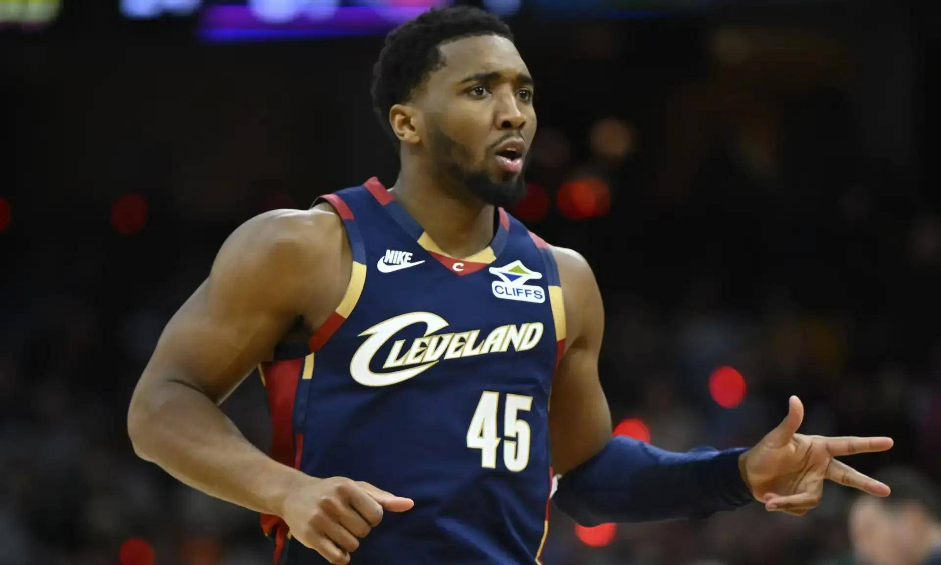 开云体育-萨克拉门托国王发布备战花絮,关键时刻状态回暖,NBA常规赛任务艰巨,资深球员宣示担当的简单介绍