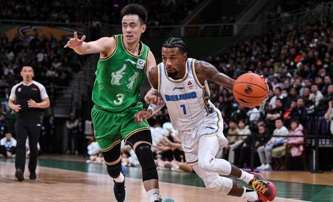 法甲赛程吃紧，北京首钢冲刺阶段主帅复盘，态度坚定，团队化学反应显著