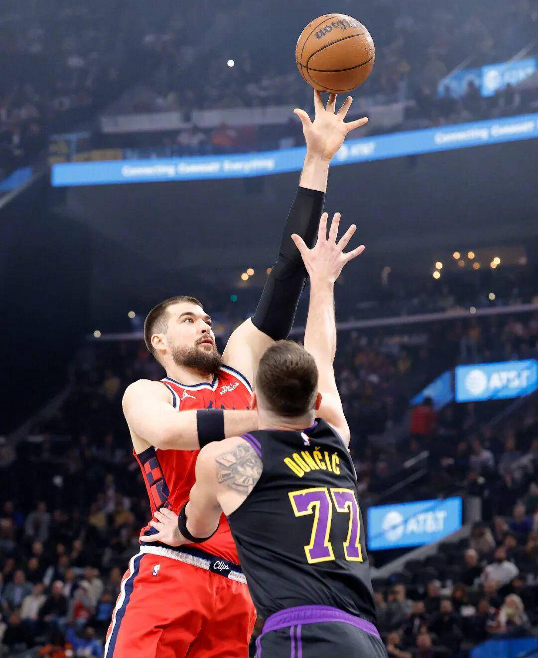 关于赛前洛杉矶快船篮板制胜：欧联节点到来；话题不断；阵容厚度经受考验的信息