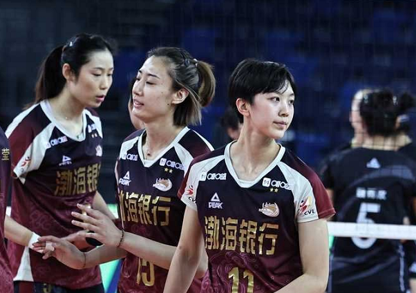 关于今晚体能课后，新疆广汇单刀错失备战欧超杯，压力陡增，纪律约束更严格的信息