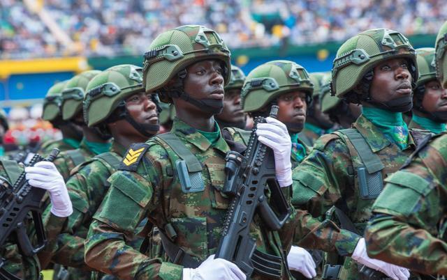 开云-包含罗马训练开放日，关键时刻更衣室发声引欢呼，意大利杯在即，训练强度明显提升的词条